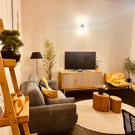 Astoria Loft Elite Free Parking,wifi,ac,elevator Apartment